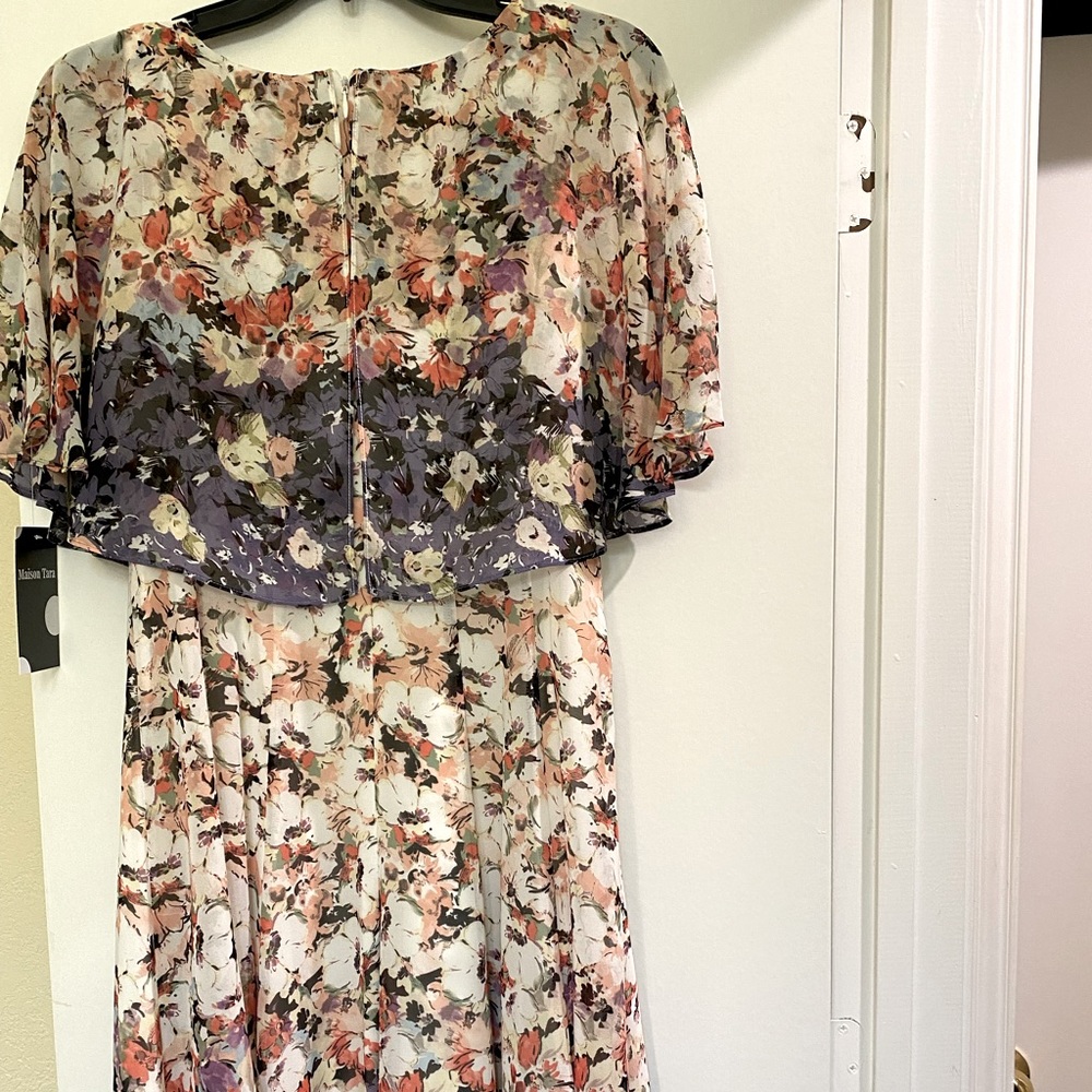 Maison Tara cape dress size 8 new